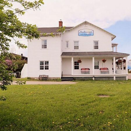 Auberge Lac-Saint-Jean Roberval Exterior photo